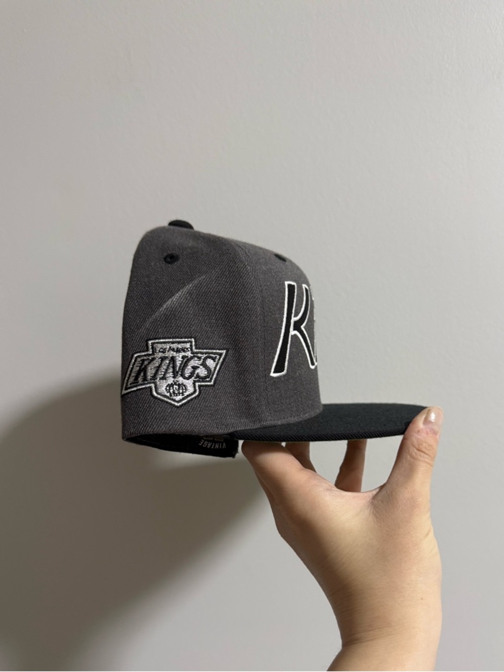 Mitchell & Ness LA Kings Snapback Hat - Picture 3 of 11